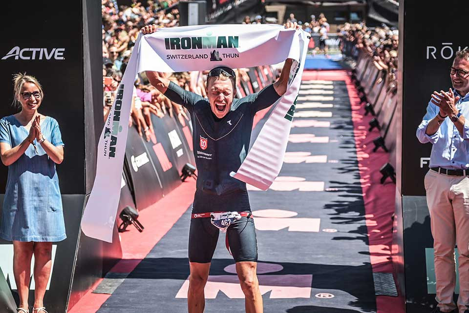 Leif siegt beim Ironman Switzerland und qualifiziert sich damit für die Ironman Weltmeisterschaft auf Hawaii.