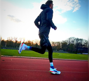 Leif beim Lauftraining im Winter